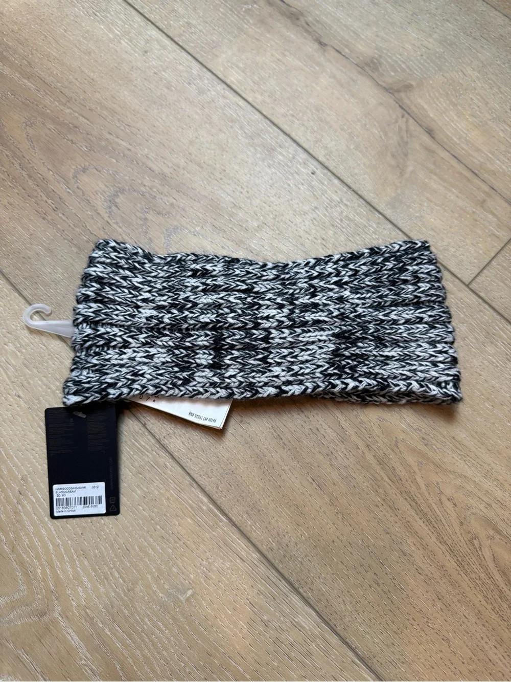 Forever 21 • Black & White Twisted Knit Headband One Size NWT